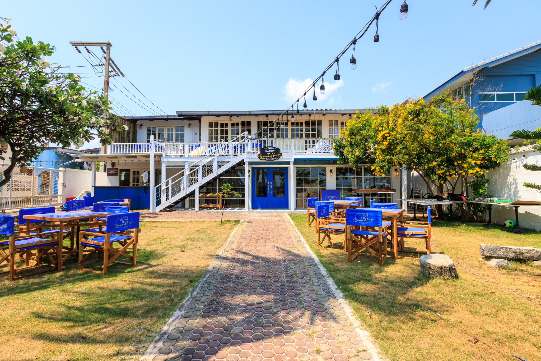 Daddy Deli Beach House Interior